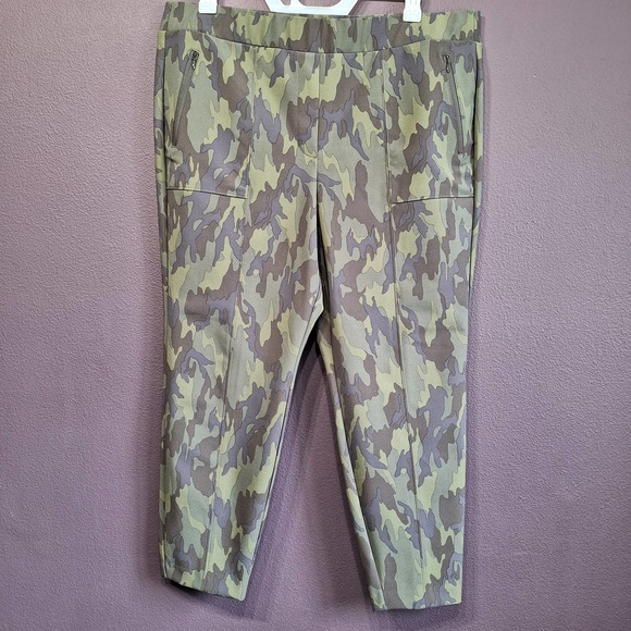 Lane Bryant 20 camo cropped cigarette pants nylon stretch business casual work - Picture 1 of 5